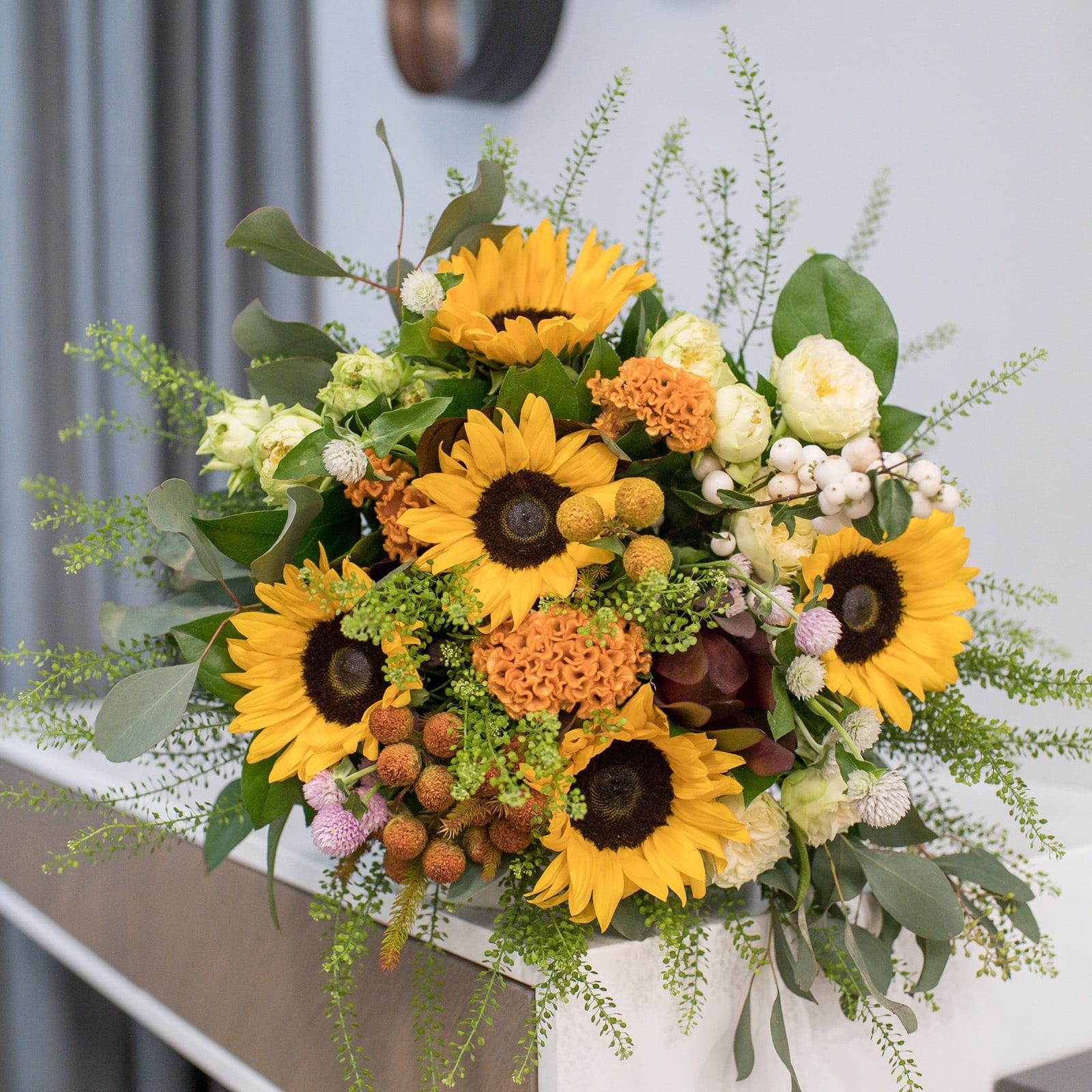 Dazzling Sunflower & Cream Rose Bouquet